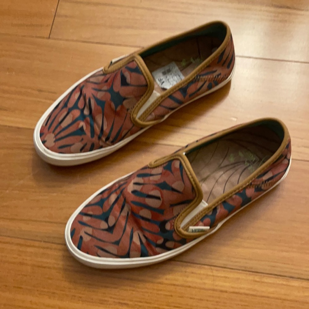 Vans and Seea colab pull on sneakers size 7 RARE